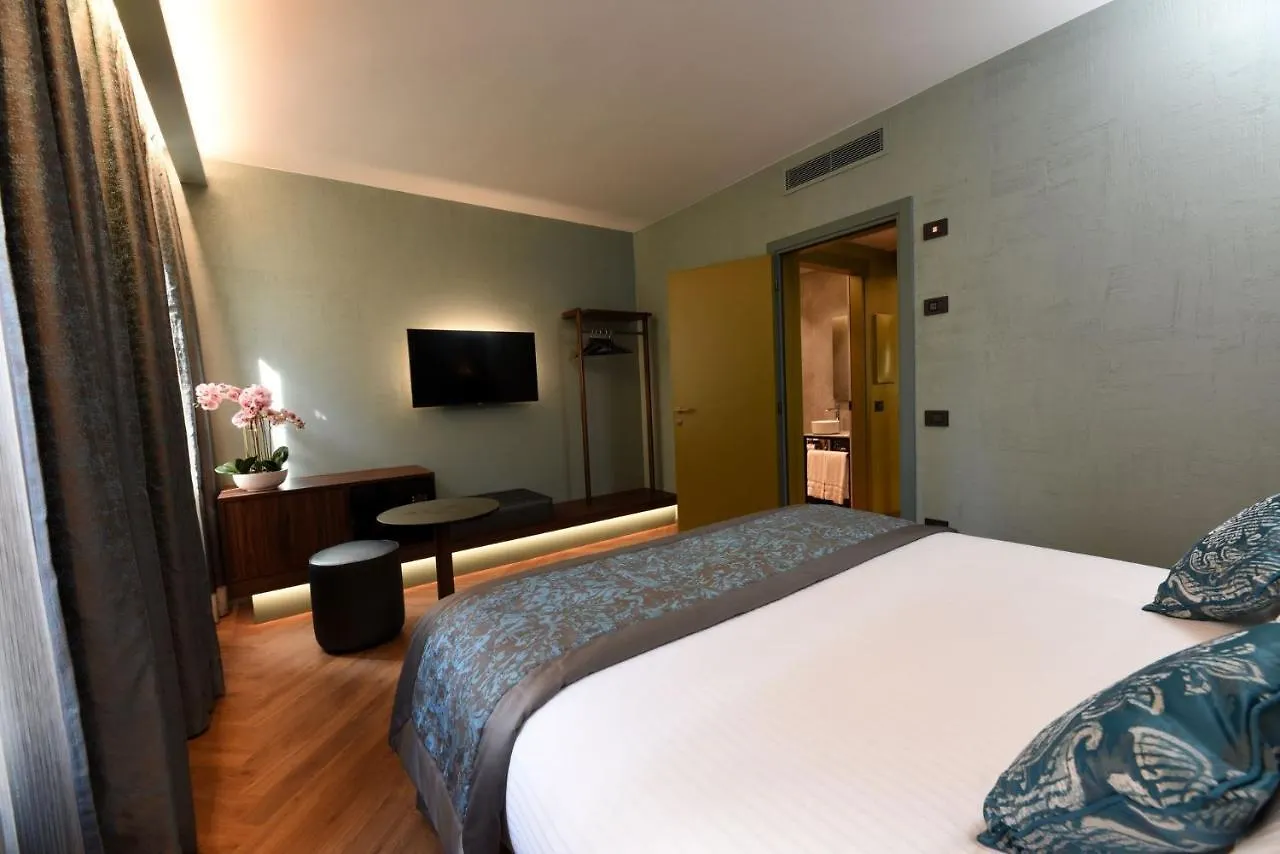 ***  ונציה Rosa Salva Hotel איטליה