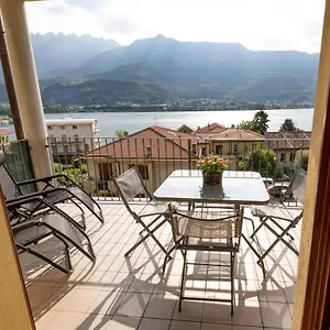 https://view-house-lake-como.it-lombardy.com