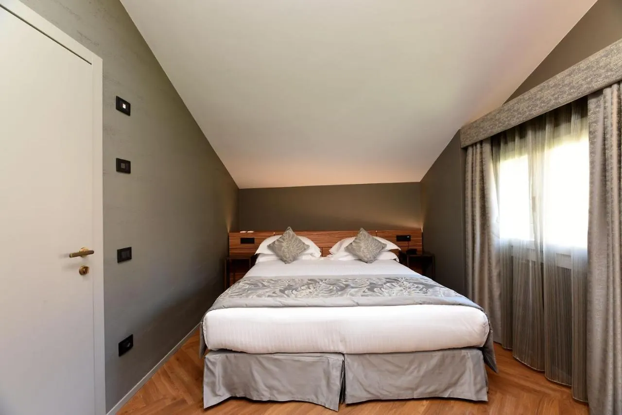 ונציה Rosa Salva Hotel 3*,