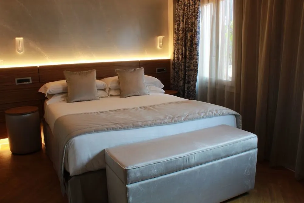 Rosa Salva Hotel location